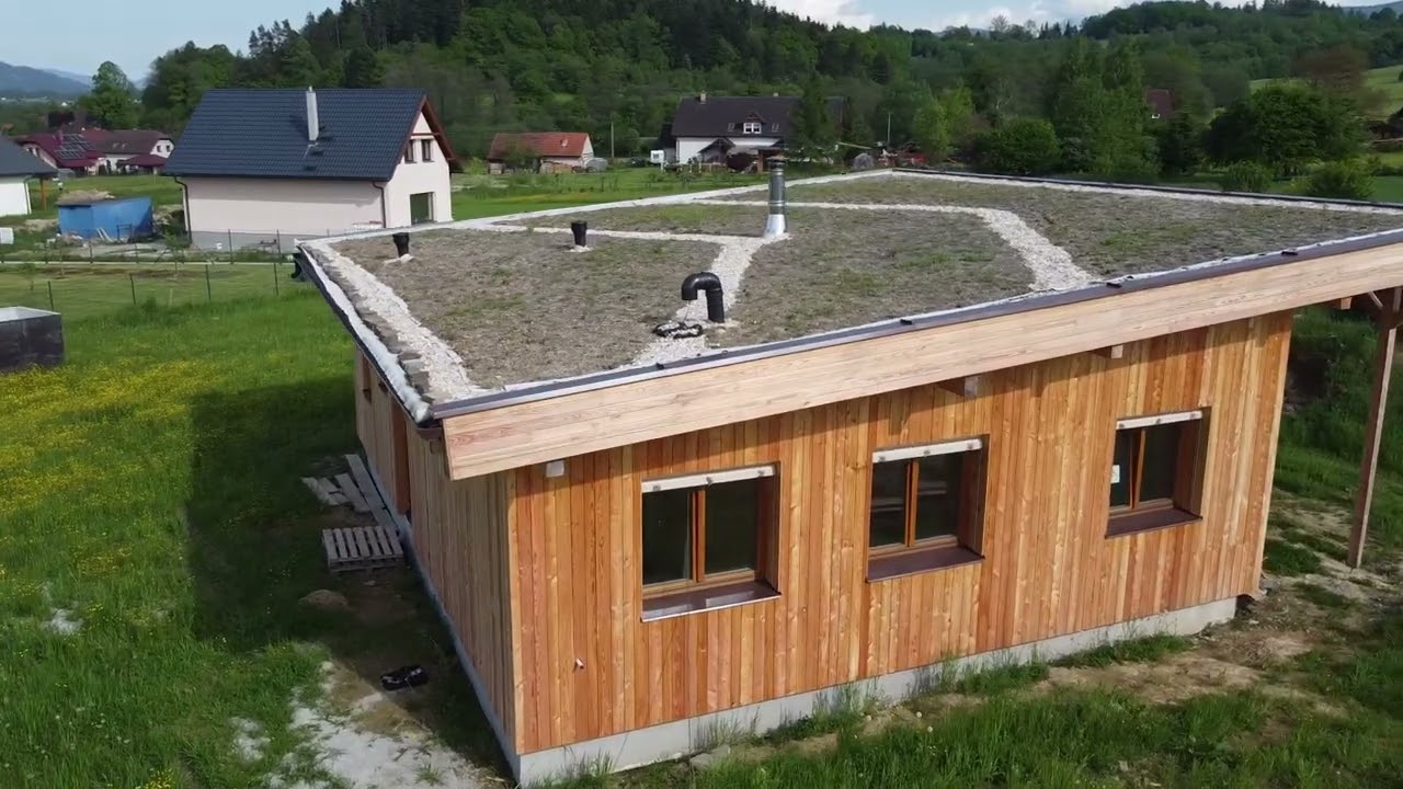 Zelené střechy: minimalismus, estetika, funkčnost a přírodní materiály